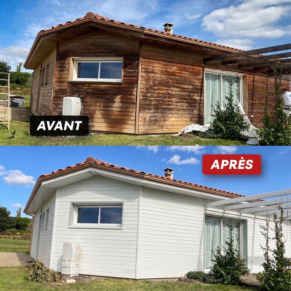 Avant / après : maison au bardage grisé, repeinte en blanc cassé avec sa pergola, à Castelnau-sur-Gupie