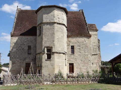 Château de Gontaud-de-Nogaret, bâti entre 1473 et 1495, inscrit monument historique en 1958