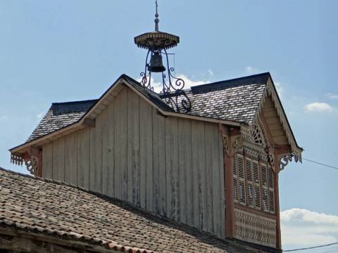 Halle de Gontaud-de-Nogaret, inscrite monument historique par arrêté du 14 août 1958